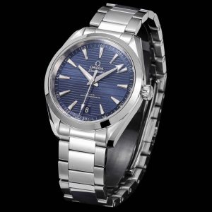 Alternative view of SJ Production 1350  Steel Bracelet with Rubber Strap N1factory Omega Seamaster 150 Series🎮J22 New Arrival, Shocking Debut 1; Massive investment in original mold CNC case set, no expense spared, dimensions 41mm diameter x 13.5mm thickness, imported 904L stainless steel case, matching steel bracelet compared to the original 3;Dial Upgrade: New sunray-brushed dial adorned with horizontal "teak" grain pattern. Rhodium-plated hands and hour markers coated with white Super-LumiNova. 3x magnification ensures crisp printing, identical color to original. Sharp, clean facets with polished hour markers, burr-free.🎮4:Features an exclusive custom movement with the original black balance wheel positioned at 6 o'clock. The movement runs stably, maintaining precise timing. When fully wound, it can run for over 48 hours. 5. The arched double-sided anti-reflective scratch-resistant sapphire crystal glass is paired with a new steel bracelet. An additional rubber strap with a buckle is included, achieving over 98% similarity to the original. Welcome watch enthusiasts to appreciate this hot-selling release. Available for both trade-in and purchase."n1 Quality Guarantees Premium Craftsmanship"🎮 S1 Exquisite Recommendation: Men's Mechanical Wristwatch